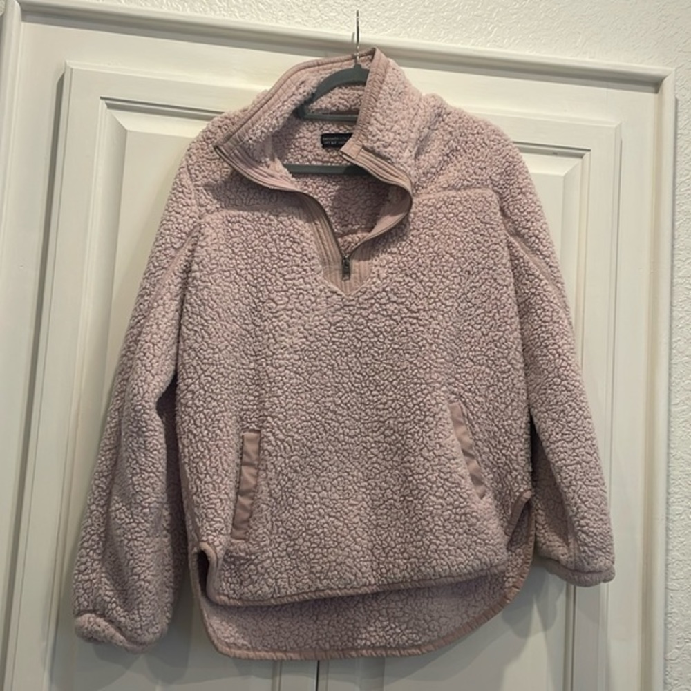 Abercrombie and Fitch soft light pink Sherpa